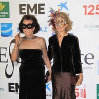 La Condesa de Romanones y la Duquesa de Fernandina en los Premios Escaparate 2011