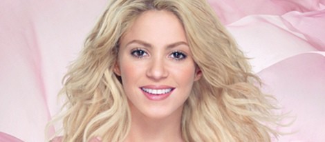 Shakira en una imagen promocional de su fragancia 'S by shakira'