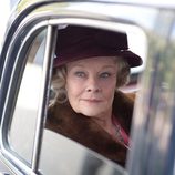 Judi Dench montada en un coche es una escena de 'My week with Marilyn'