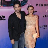 Miguel Ángel Silvestre y Alba García en el estreno de 'Verbo' en Madrid