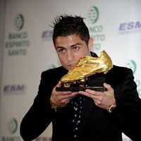 Cristiano Ronaldo con la Bota de Oro 2011