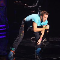 Chris Martin durante su actuación en los MTV Europe Music Awards 2011