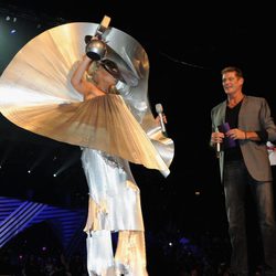 Lady Gaga y David Hasselhoff en la ceremonia de los MTV Europe Music Awards 2011