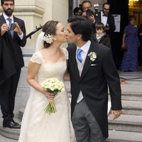 Mai Meneses y Eduardo Baeza se besan tras su boda