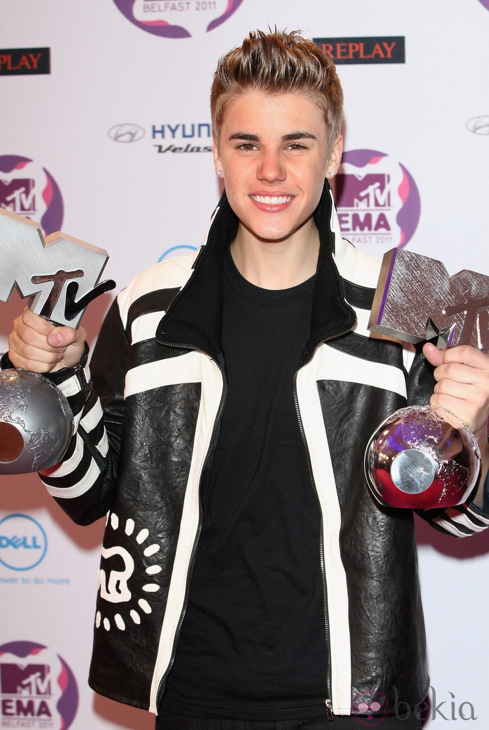 Justin Bieber con sus premios MTV 2011