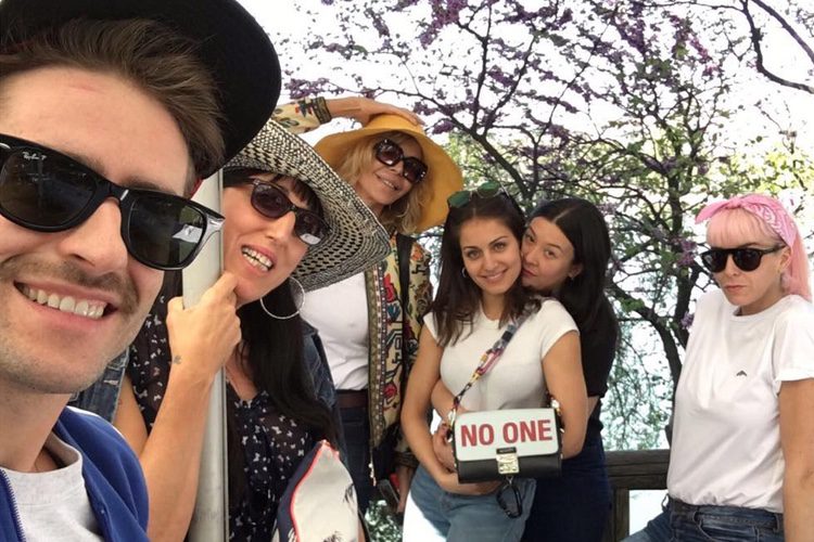 Hiba Abouk, Pelayo Díaz, Rossy de Palma o Viviana Fernández disfrutando de la primavera