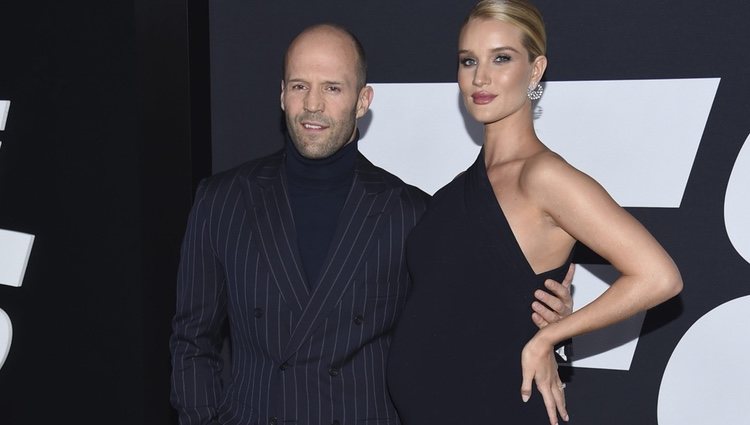 Jason Statham y Rosie Huntington-Whiteley en la Premiere de la película 'Fast & Furious 8' en Nueva York