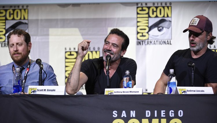 Scott M. Gimple, Jeffrey Dean Morgan y Andrew Lincoln en la Comic-Con de San Diego