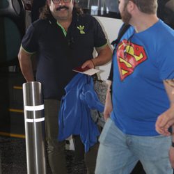 Juan Miguel en el aeropuerto de Madrid rumbo a Honduras