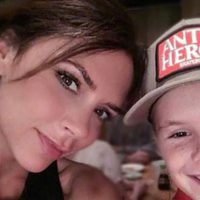 Cruz Beckham felicita de una manera especial el cumpleaños a Victoria Beckham