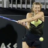 Maria Sharapova jugando al tenis