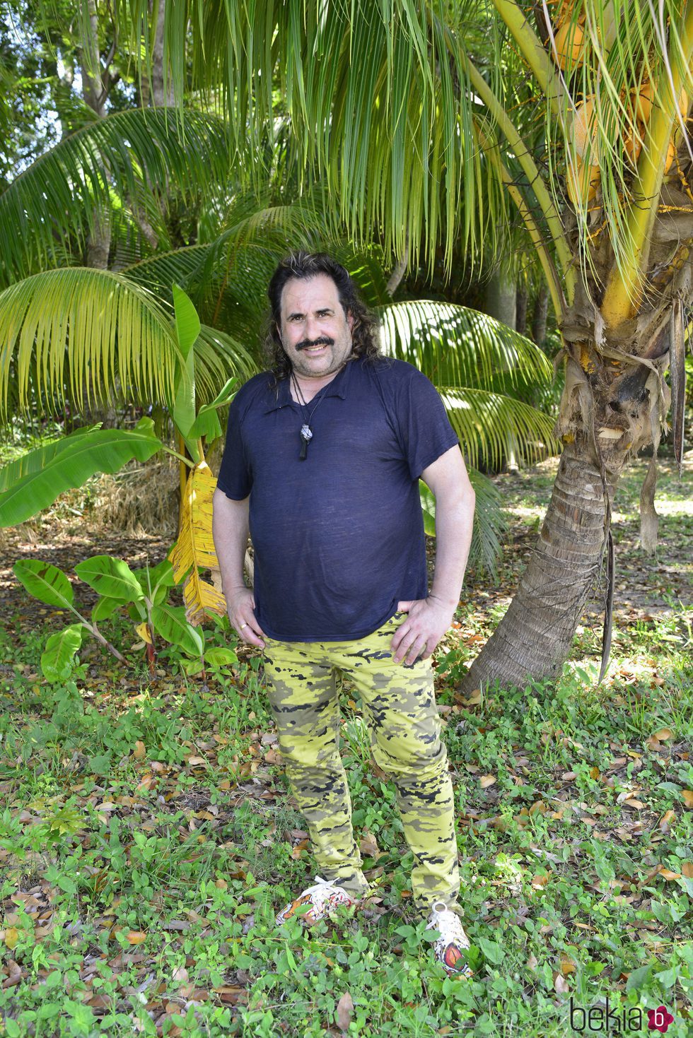 Juan Miguel Martínez posando como concursante de 'Supervivientes 2017'