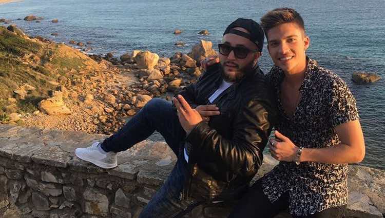 Kiko Rivera y Borja Rubio durante la grabación del videoclip de 'Cuéntale'