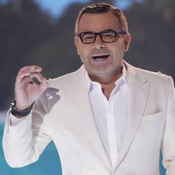 Jorge Javier Vázquez en el plató durante la primera gala de 'Supervivientes 2017'