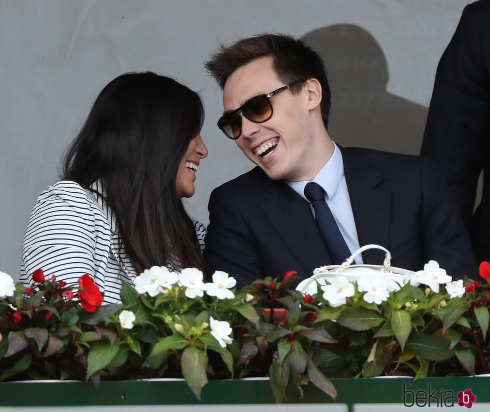 Louis Ducruet y Marie Chevallier ríen divertidos en la final del Master 1000 de Monte-Carlo 2017