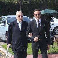 Enrique Ponce y Victoriano Valencia en la capilla ardiente de Palomo Linares