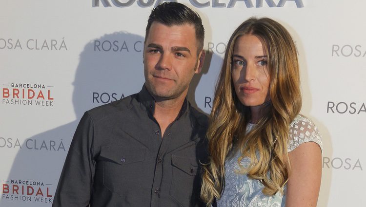 Fonsi Nieto y Marta Castro en el desfile de la nueva colección 2018 de Rosa Clará