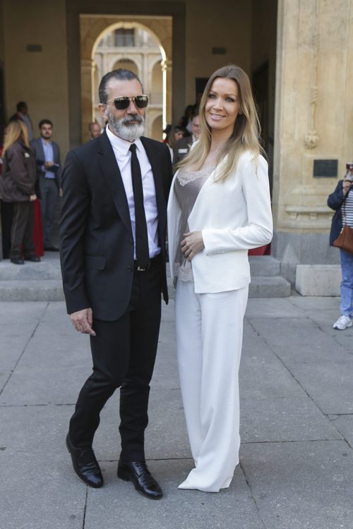 Antonio Banderas acompañado por Nicole Kimpel en la entrega del galardón Camino Real