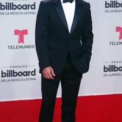 Luis Fonsi en la alfombra roja de los Billboard Latinos 2017