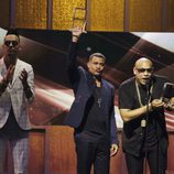 El dúo Gente de Zona en el escenario de los Billboard Latinos 2017