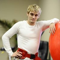 Aaron Carter en el gimnasio