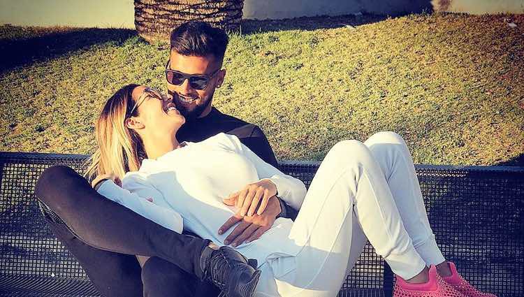 Tamara Gorro muy feliz con su marido Ezequiel Garay tras saber que está embarazada