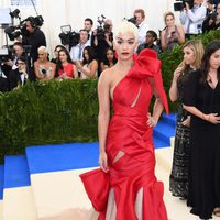 Rita Ora en la Gala MET 2017