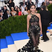 Halle Berry en la Gala MET 2017