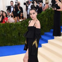 Hailee Steinfeld en la Gala MET 2017