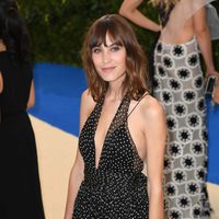 Alexa Chung en la Gala MET 2017