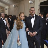 Jennifer Lopez y Alex Rodriguez en la Gala MET 2017