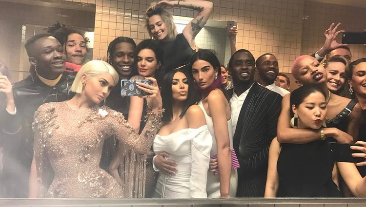 Kylie y Kendall Jenner, A$AP Rocky, Kim Kardashian o Lily Aldridge, disfrutando de la gala del MET 2017