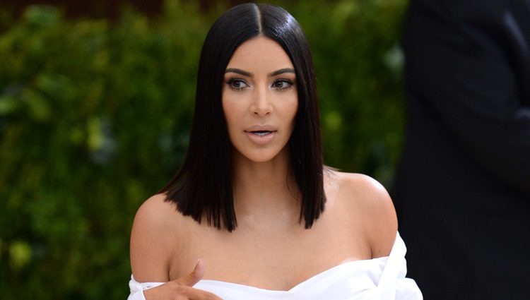 Kim Kardashian y su espectacular vestido blanco en la gala MET 2017