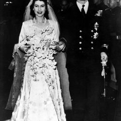 La Reina Isabel y el Duque de Edimburgo en su boda