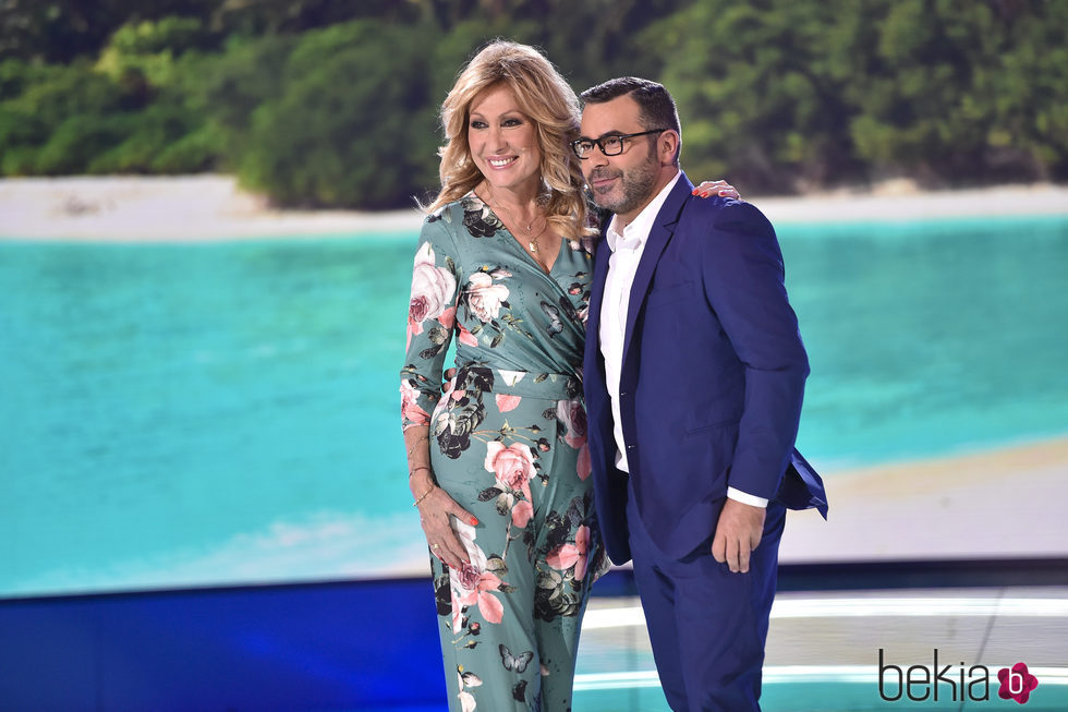 Rosa Benito y Jorge Javier Vázquez en 'Supervivientes: Tierra de Nadie'