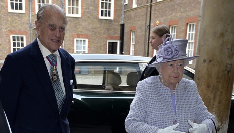 El Duque de Edimburgo reaparece con la Reina Isabel tras anunciar que se jubila