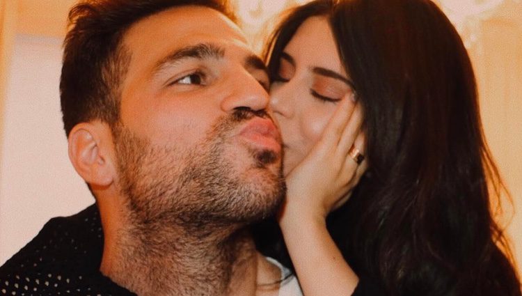 Cesc Fàbregas con su hijastra en una tierna foto