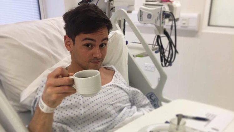 Tom Daley en el hospital a dos días de su boda