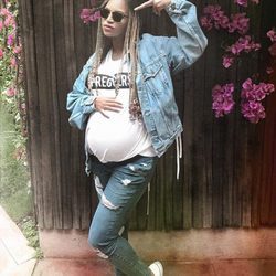 Beyoncé presume su embarazo con un look casual