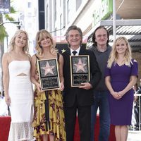 Kate Hudson, Quentin Tarantino y Reese Witherspoon acompañan a Goldie Hawn y Kurt Russell