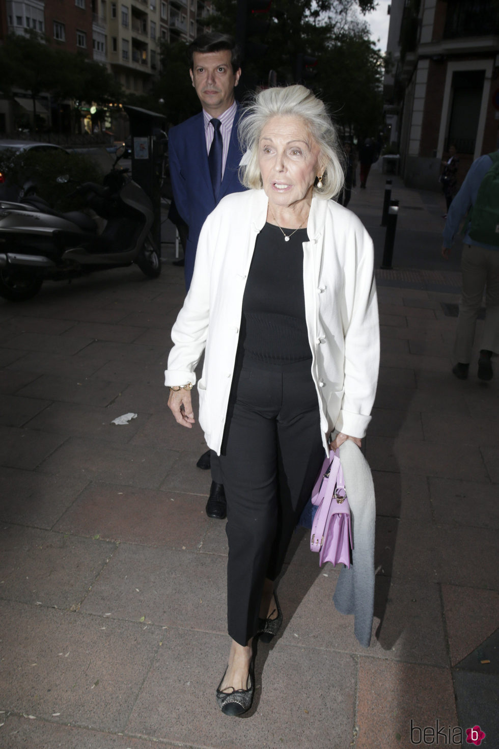 Beatriz de Orleans en el funeral de Palomo Linares