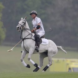 El Príncipe Harry jugado al polo en Ascot