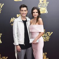 Jess y Gabriel Conte en la alfombra roja de los MTV Movie Awards 2017