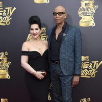 Michelle Visage y RuPaul en la alfombra roja de los MTV Movie Awards 2017