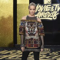 Jasmine Sanders en la alfombra roja de los MTV Movie Awards 2017