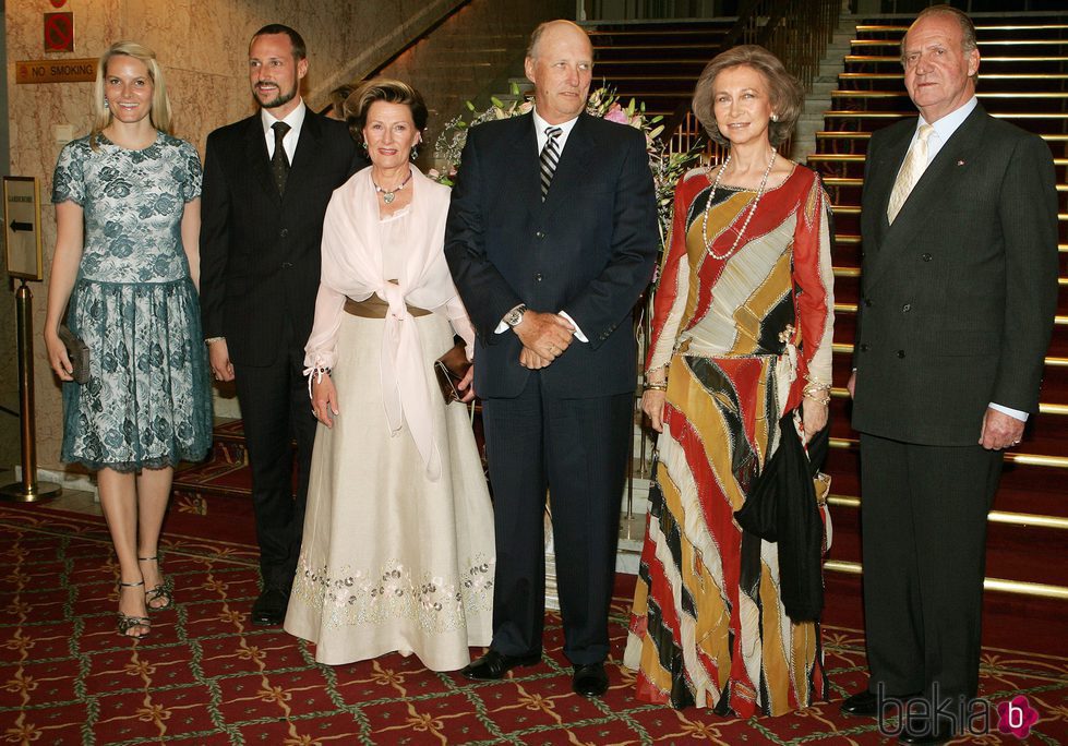 Los Reyes Juan Carlos y Sofía con los Reyes Harald y Sonia de Noruega y los Príncipes Haakon y Mette-Marit de Noruega