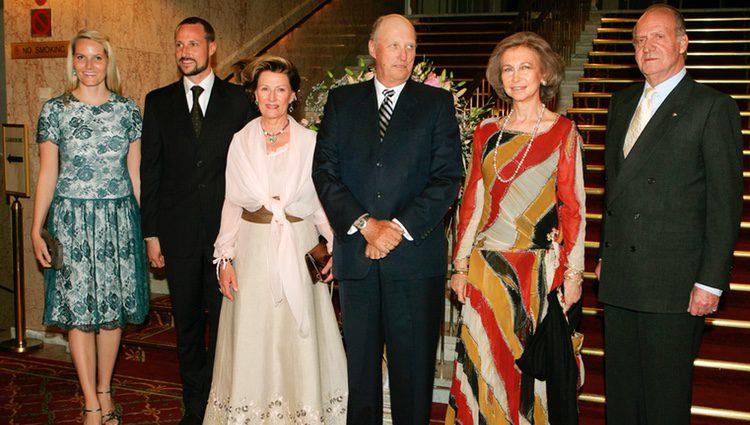 Los Reyes Juan Carlos y Sofía con los Reyes Harald y Sonia de Noruega y los Príncipes Haakon y Mette-Marit de Noruega