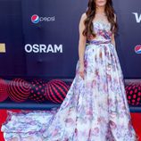 Lucie Jones posa en la alfombra roja de Eurovisión 2017