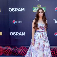 Lucie Jones posa en la alfombra roja de Eurovisión 2017