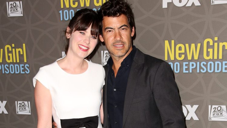 Zooey Deschanel y Jacob Pechenik en la fiesta por los 100 capítulos de 'New Girl'